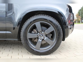 Used Land Rover Defender 2023 for sale - 78067524: Photo