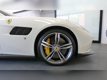 Used Ferrari GTC4Lusso 2018 for sale - 79156946: Photo