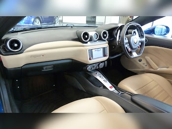 Used Ferrari California 2025 for sale - 79156945: Photo