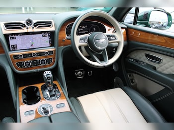 Used Bentley Bentayga 2020 for sale - 79211734: Photo