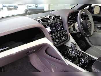 Used Bentley Bentayga 2022 for sale - 76117472: Photo