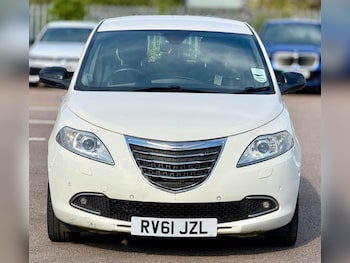 Used Chrysler Ypsilon 2011 for sale - 79181028: Photo