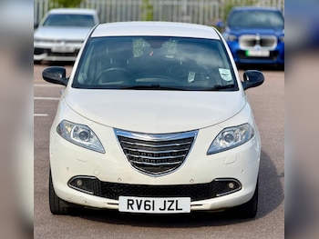 Used Chrysler Ypsilon 2011 for sale - 79181028: Photo