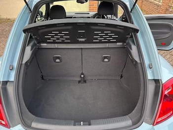 Used Volkswagen Beetle 2013 for sale - 79157977: Photo