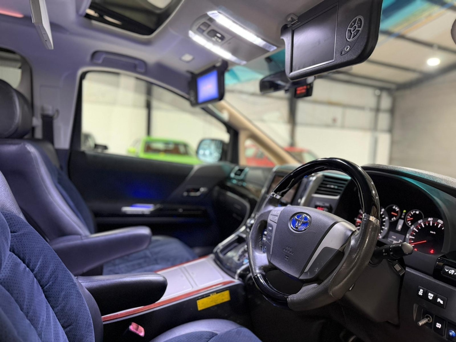 Used Toyota Vellfire 2008 for sale - 77277241: Photo 21