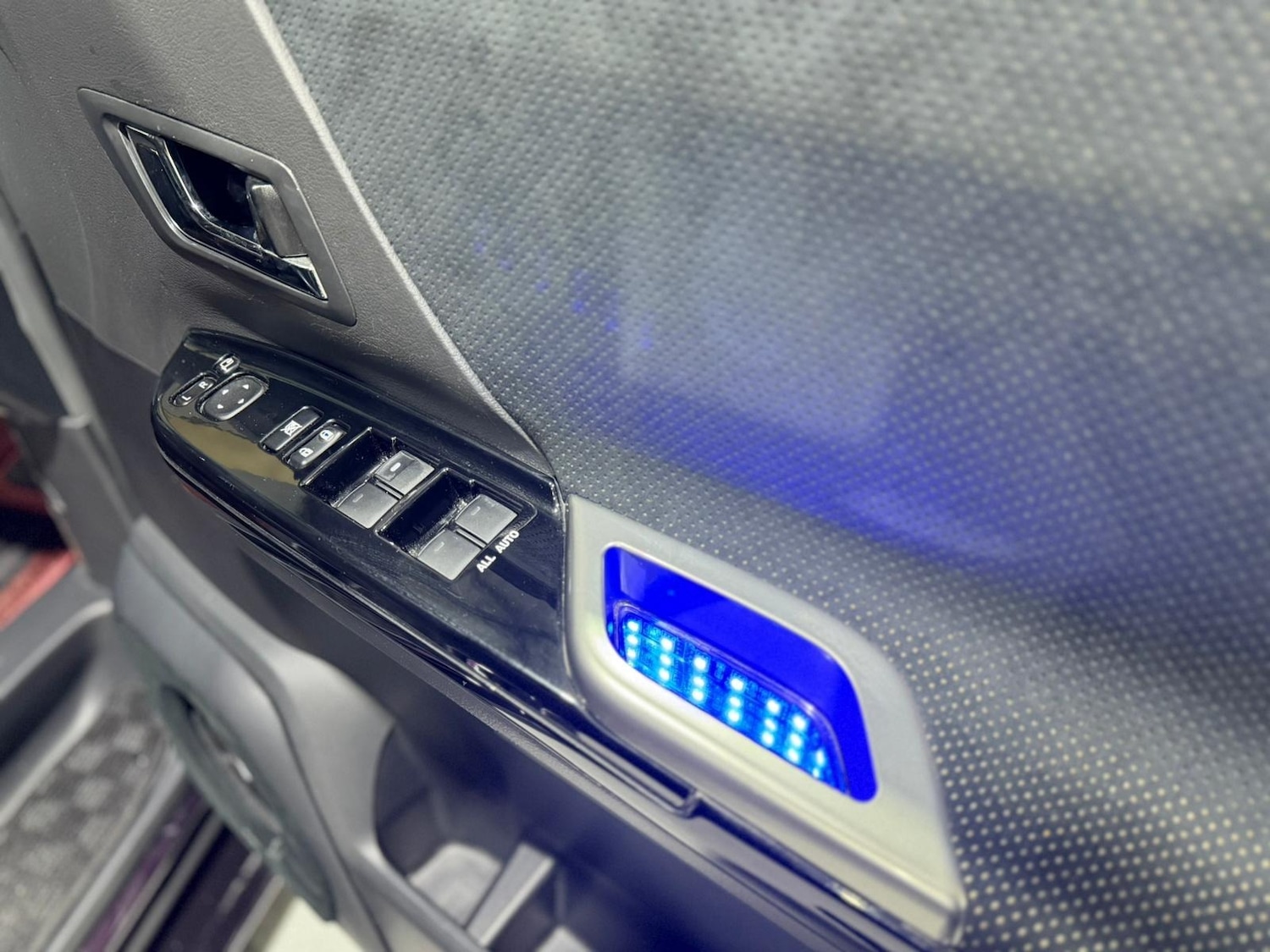 Used Toyota Vellfire 2008 for sale - 77277241: Photo 22