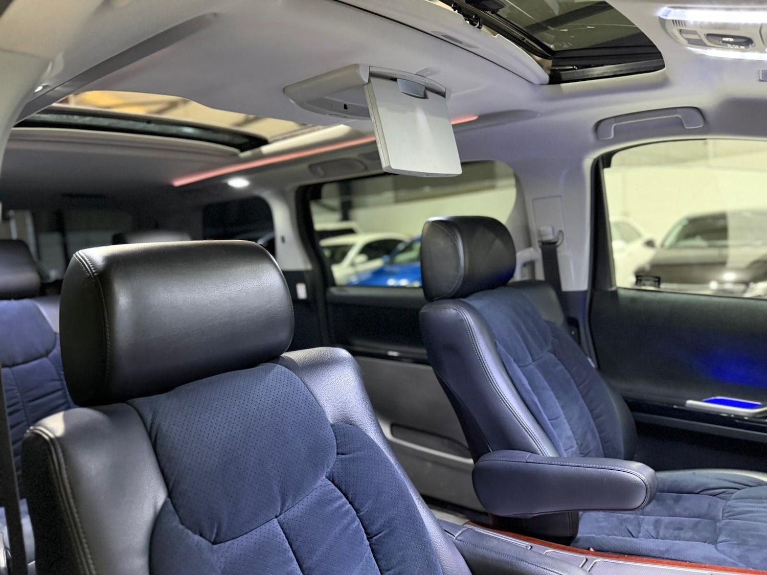 Used Toyota Vellfire 2008 for sale - 77277241: Photo 24