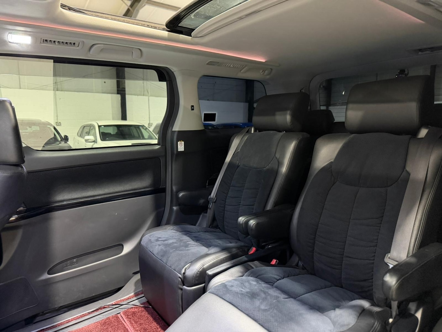 Used Toyota Vellfire 2008 for sale - 77277241: Photo 39