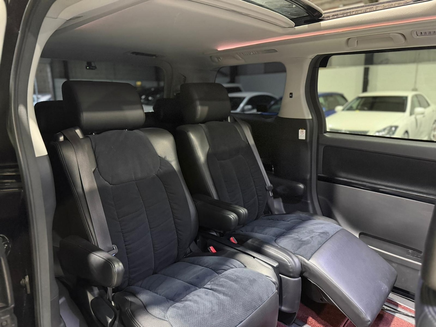 Used Toyota Vellfire 2008 for sale - 77277241: Photo 47