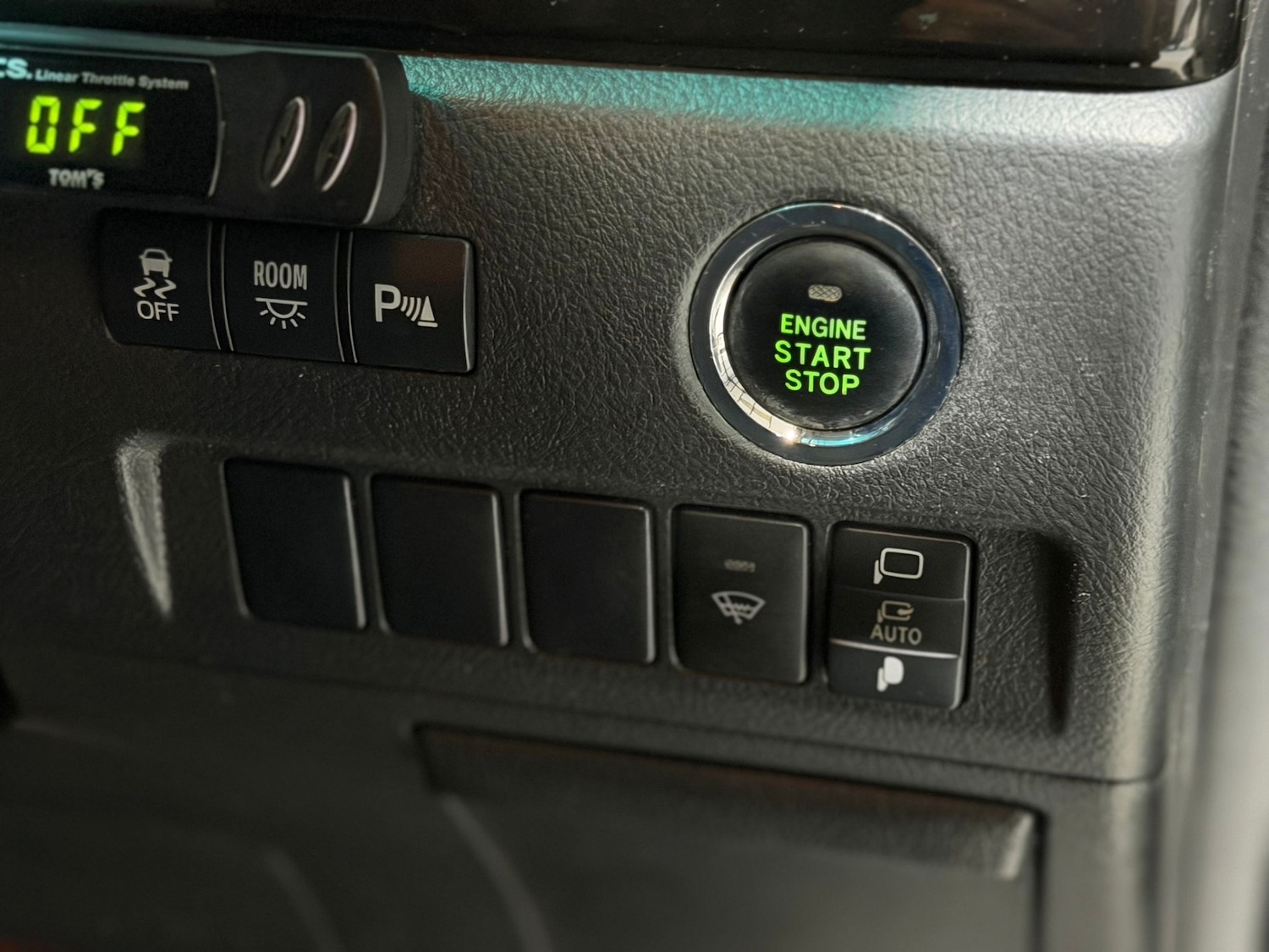 Used Toyota Vellfire 2011 for sale - 77057026: Photo 22