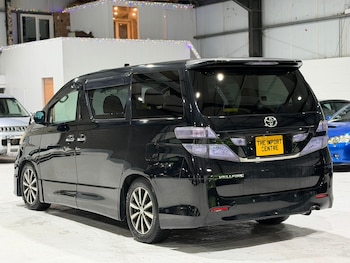 Used Toyota Vellfire 2011 for sale - 77057026: Photo
