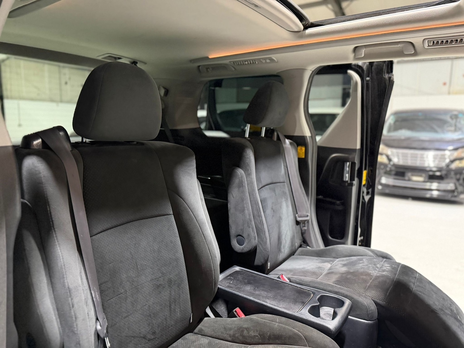 Used Toyota Vellfire 2011 for sale - 77057026: Photo 9