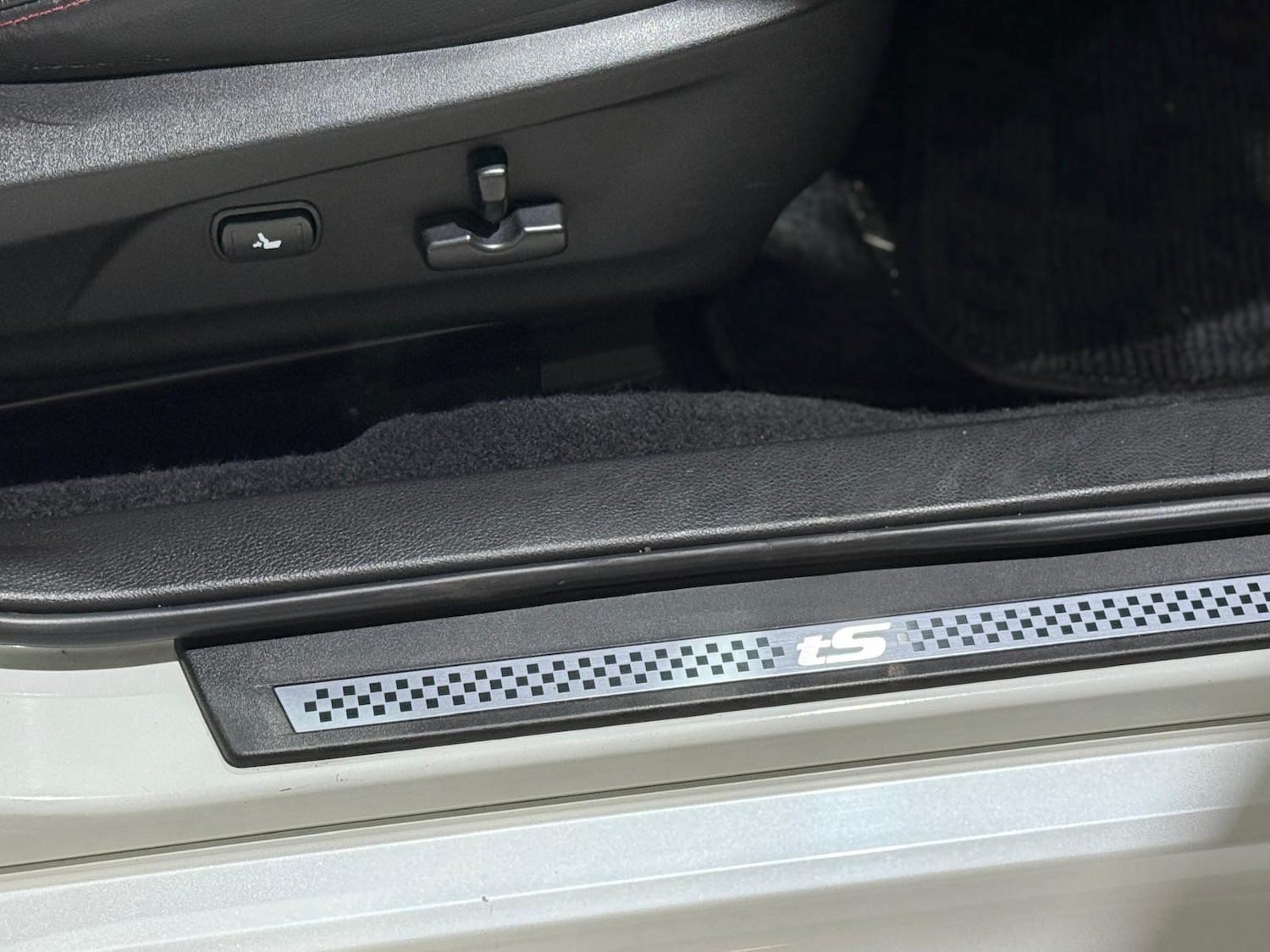 Used Subaru Legacy 2010 for sale - 77277454: Photo 36