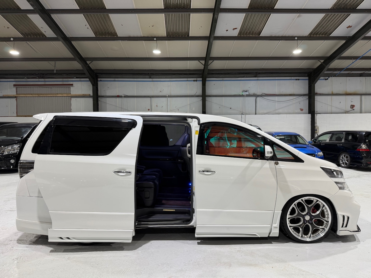 Used Toyota Vellfire 2013 for sale - 76924135: Photo 11