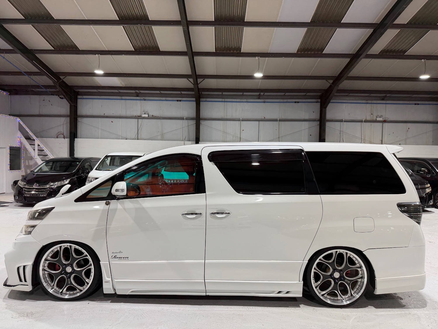 Used Toyota Vellfire 2013 for sale - 76924135: Photo 17