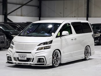 Used Toyota Vellfire 2013 for sale - 76924135: Photo