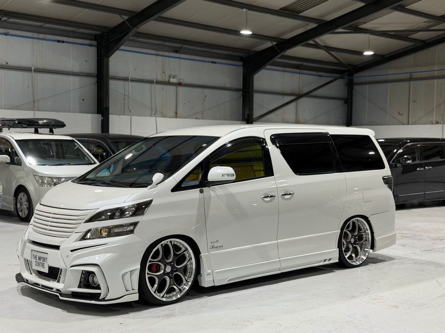 Used Toyota Vellfire 2013 for sale - 76924135: Photo 3