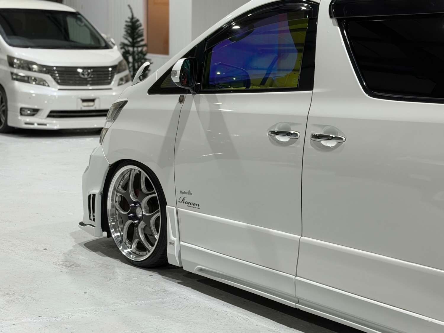 Used Toyota Vellfire 2013 for sale - 76924135: Photo 32