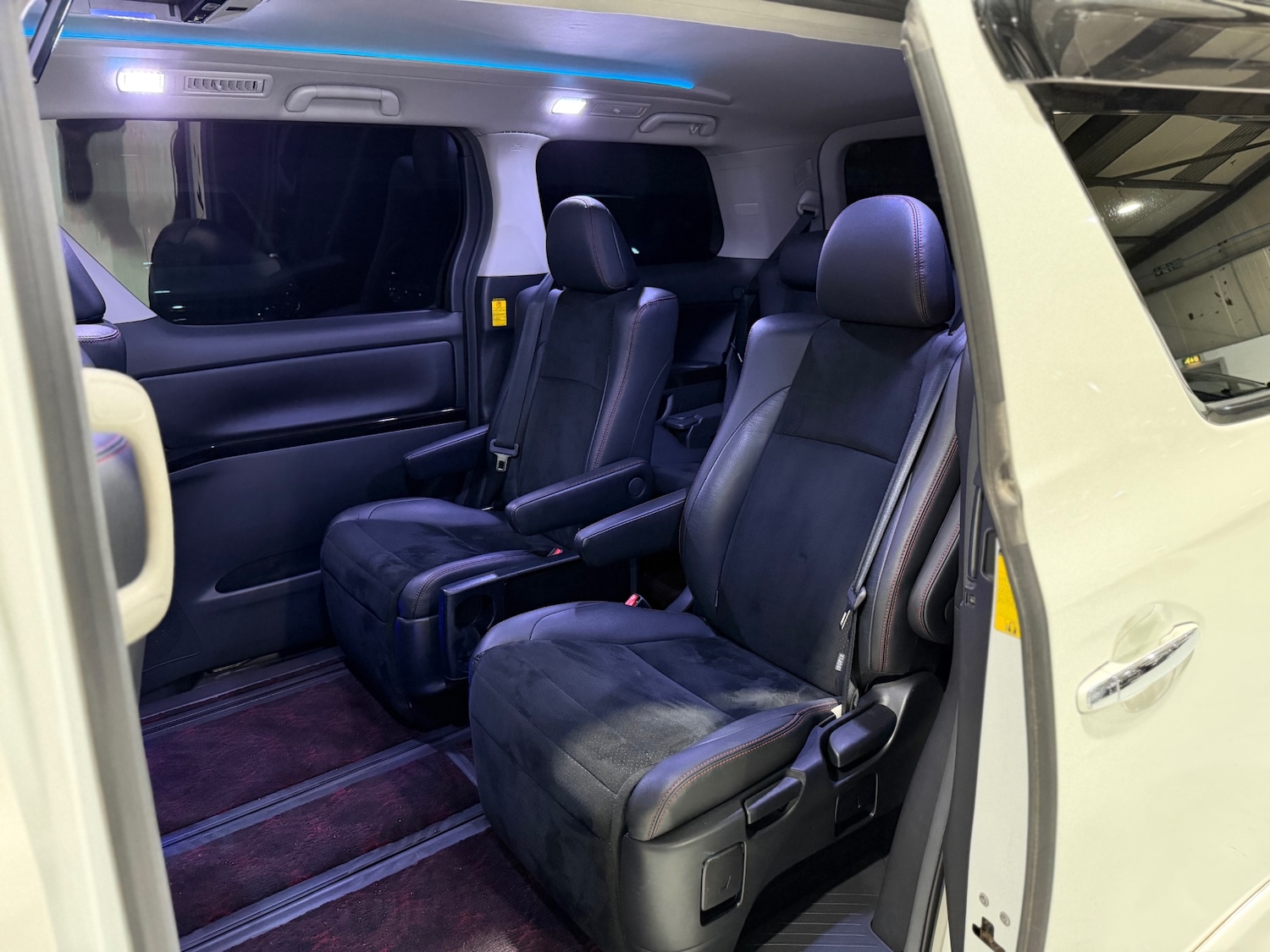 Used Toyota Vellfire 2013 for sale - 76924135: Photo 37