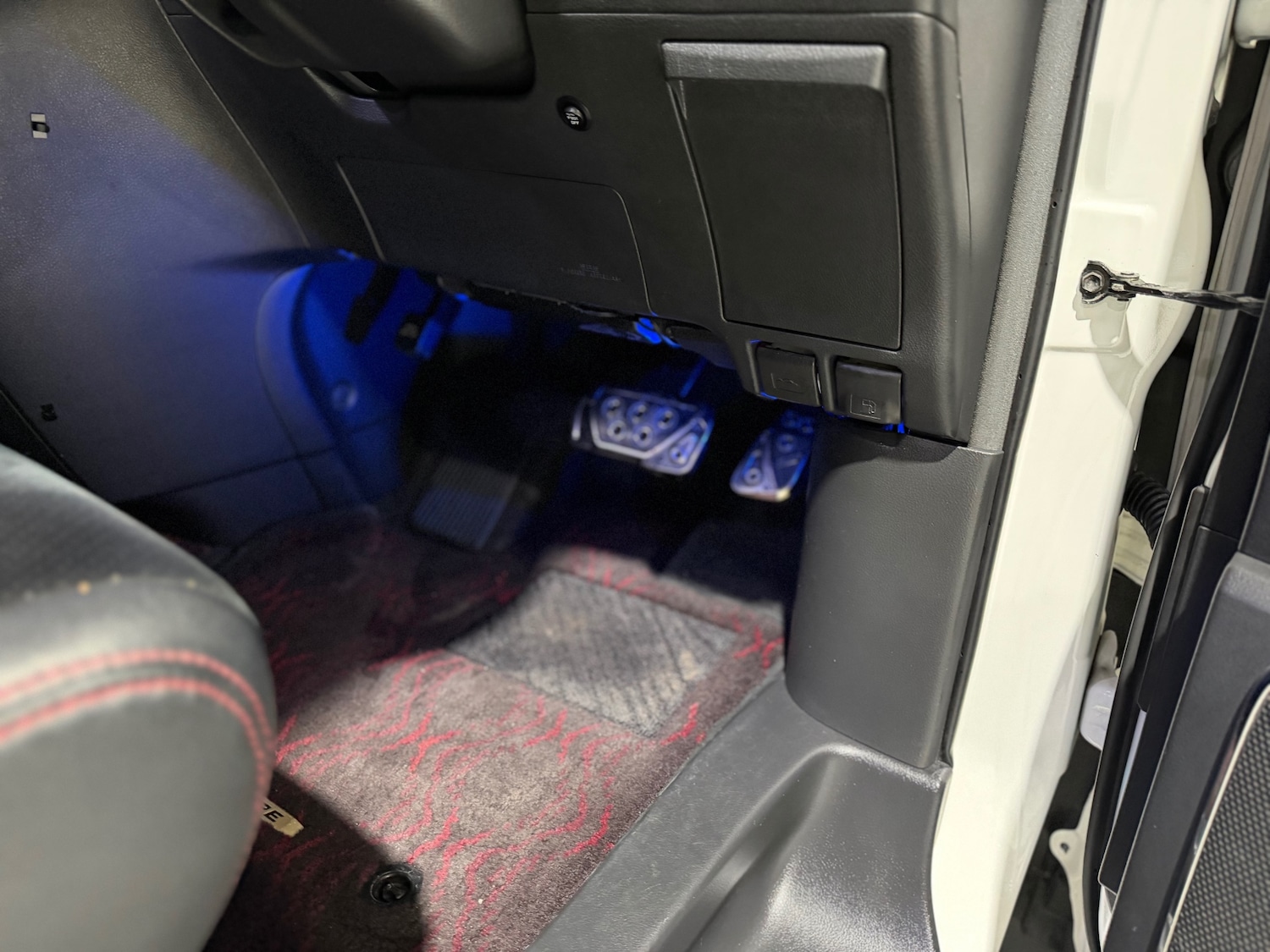 Used Toyota Vellfire 2013 for sale - 76924135: Photo 47