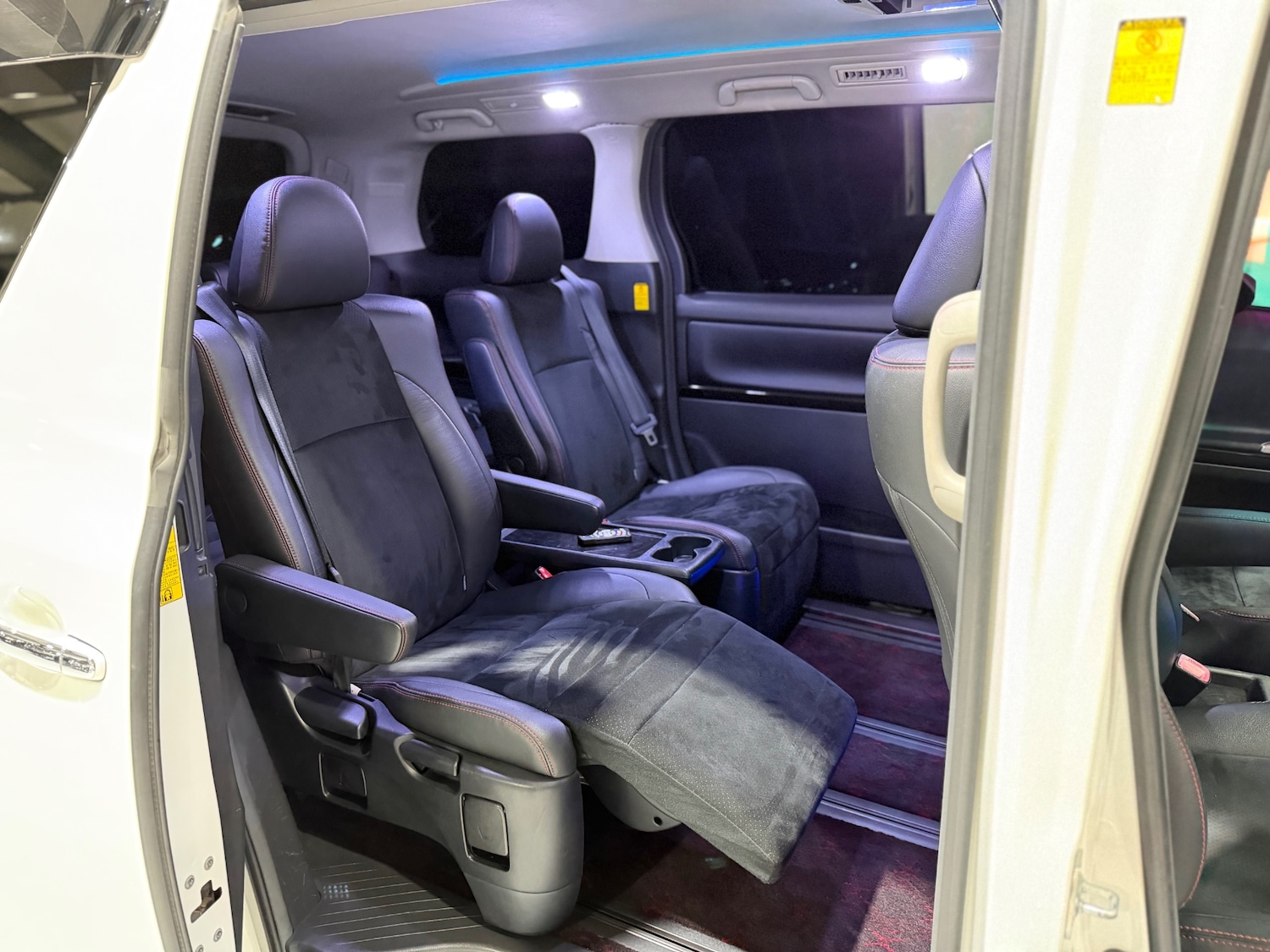 Used Toyota Vellfire 2013 for sale - 76924135: Photo 50