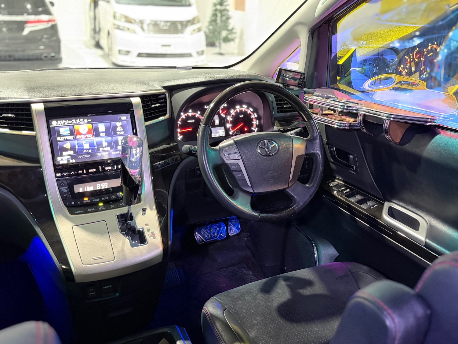 Used Toyota Vellfire 2013 for sale - 76924135: Photo 65