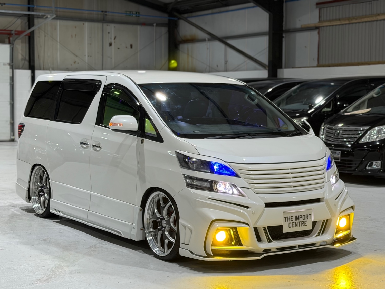 Used Toyota Vellfire 2013 for sale - 76924135: Photo 8