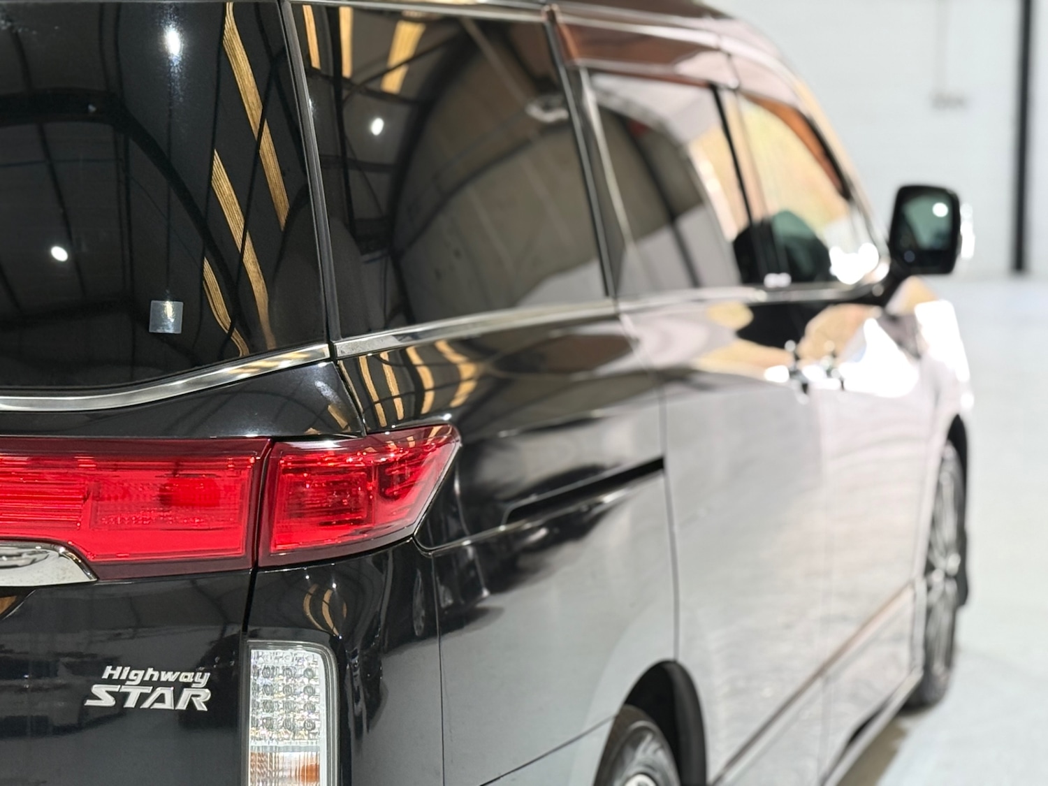 Used Nissan Elgrand 2011 for sale - 76974730: Photo 16