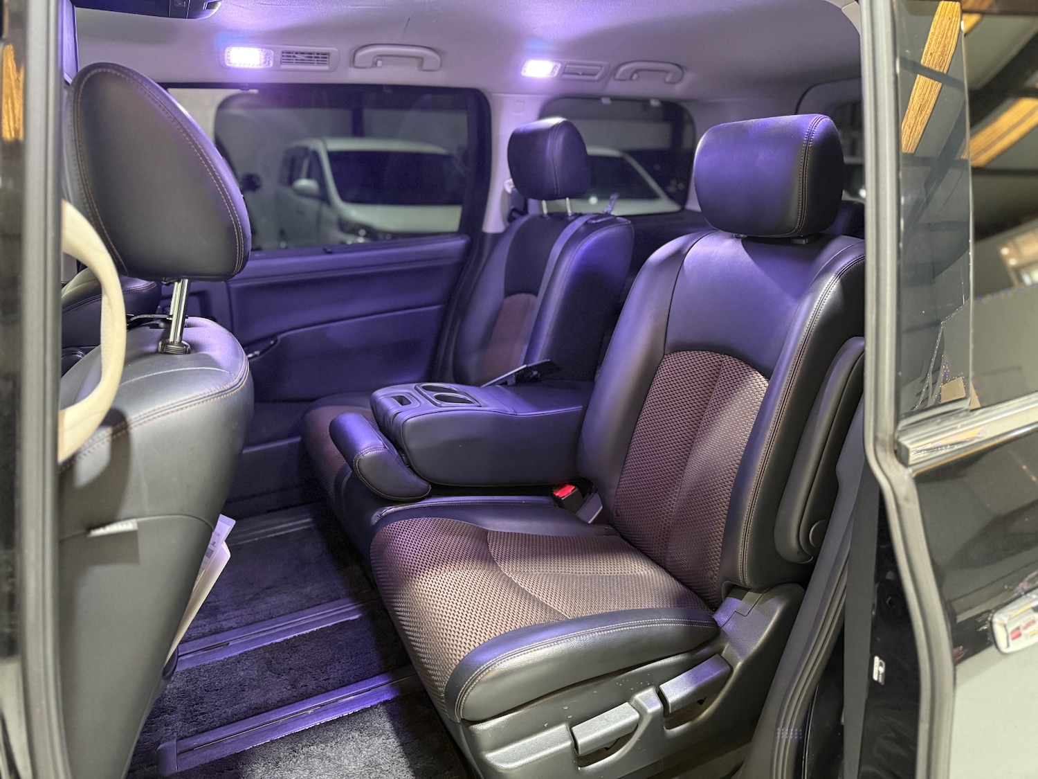 Used Nissan Elgrand 2011 for sale - 76974730: Photo 19