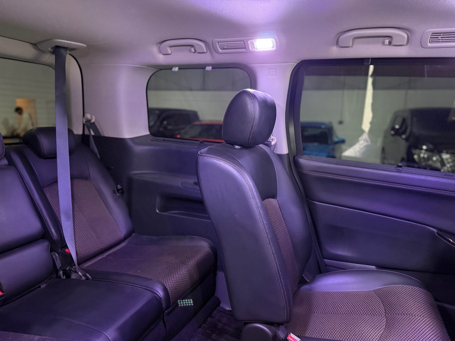 Used Nissan Elgrand 2011 for sale - 76974730: Photo 25