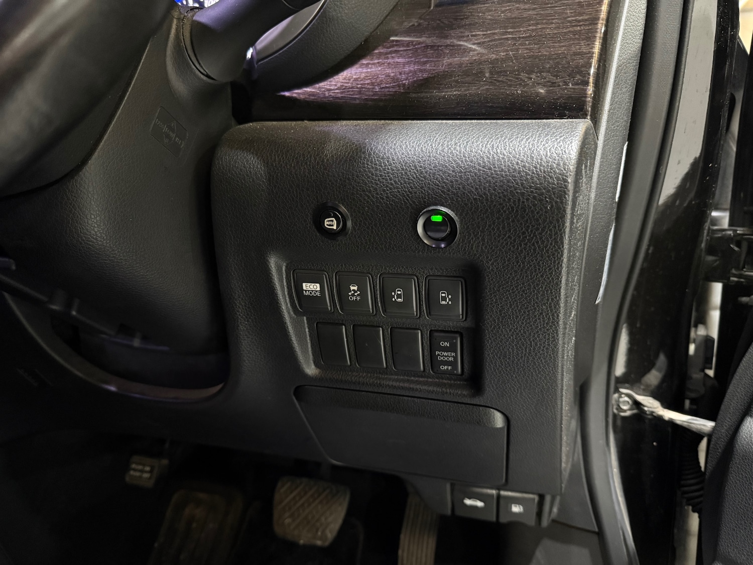 Used Nissan Elgrand 2011 for sale - 76974730: Photo 28