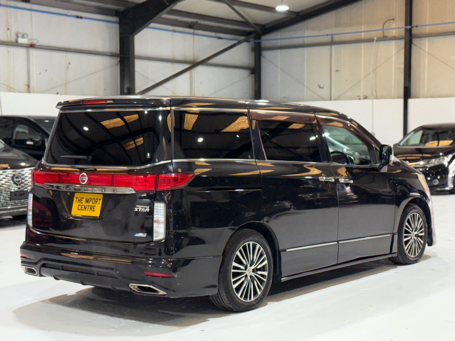 Used Nissan Elgrand 2011 for sale - 76974730: Photo 5