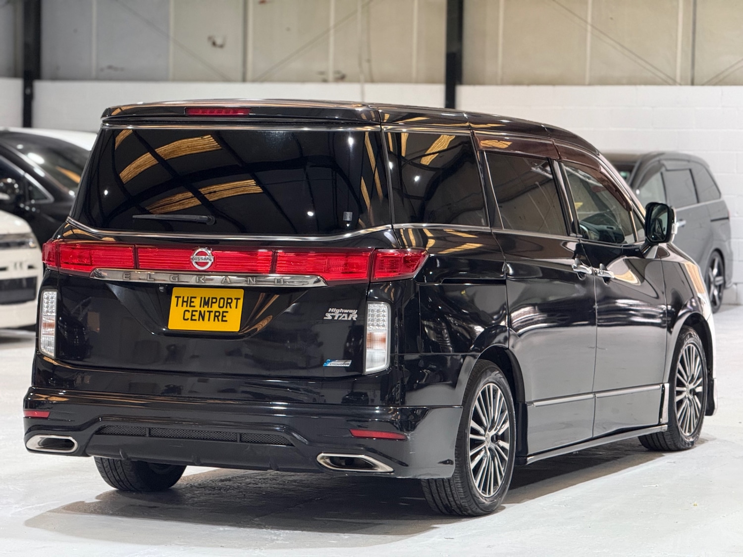 Used Nissan Elgrand 2011 for sale - 76974730: Photo 6