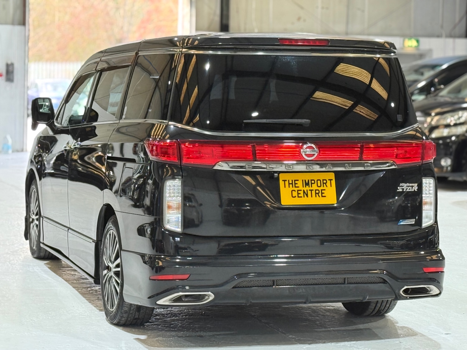 Used Nissan Elgrand 2011 for sale - 76974730: Photo 9