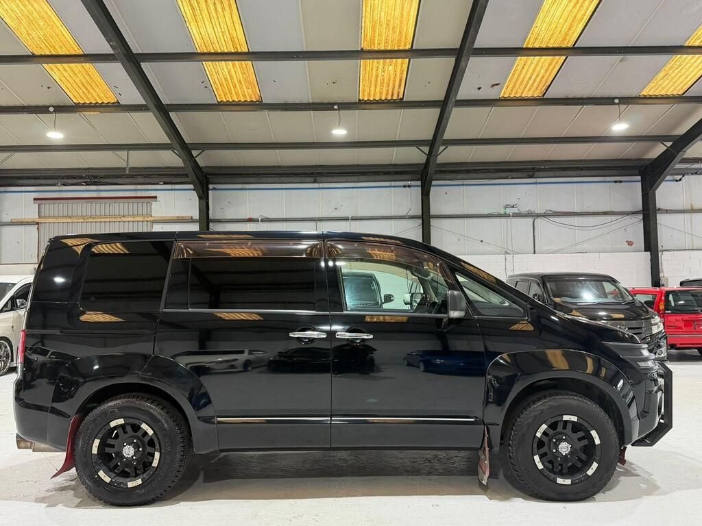 Used Mitsubishi Delica 2007 for sale - 77582216: Photo 2