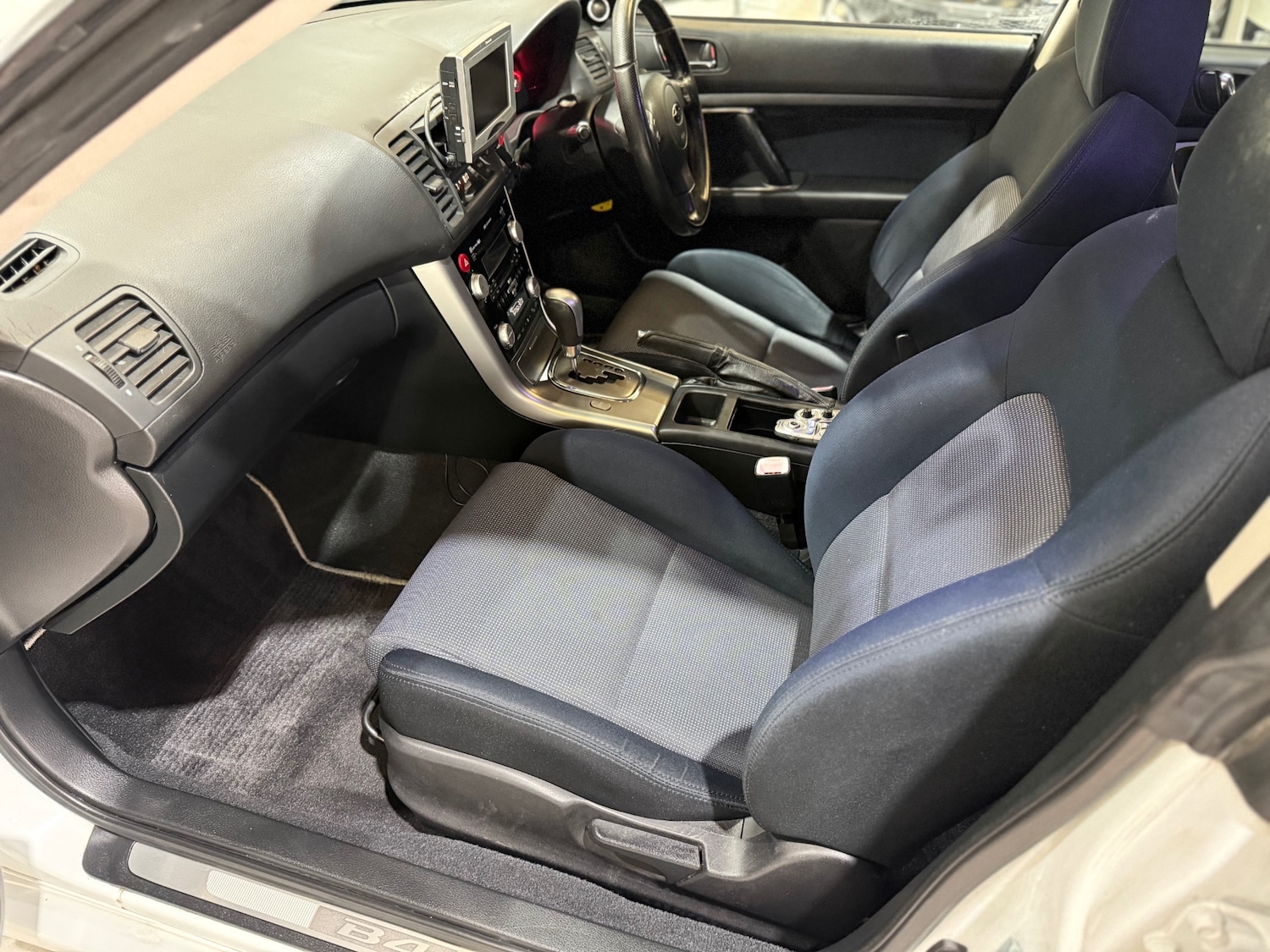 Used Subaru Legacy 2004 for sale - 77329475: Photo 25