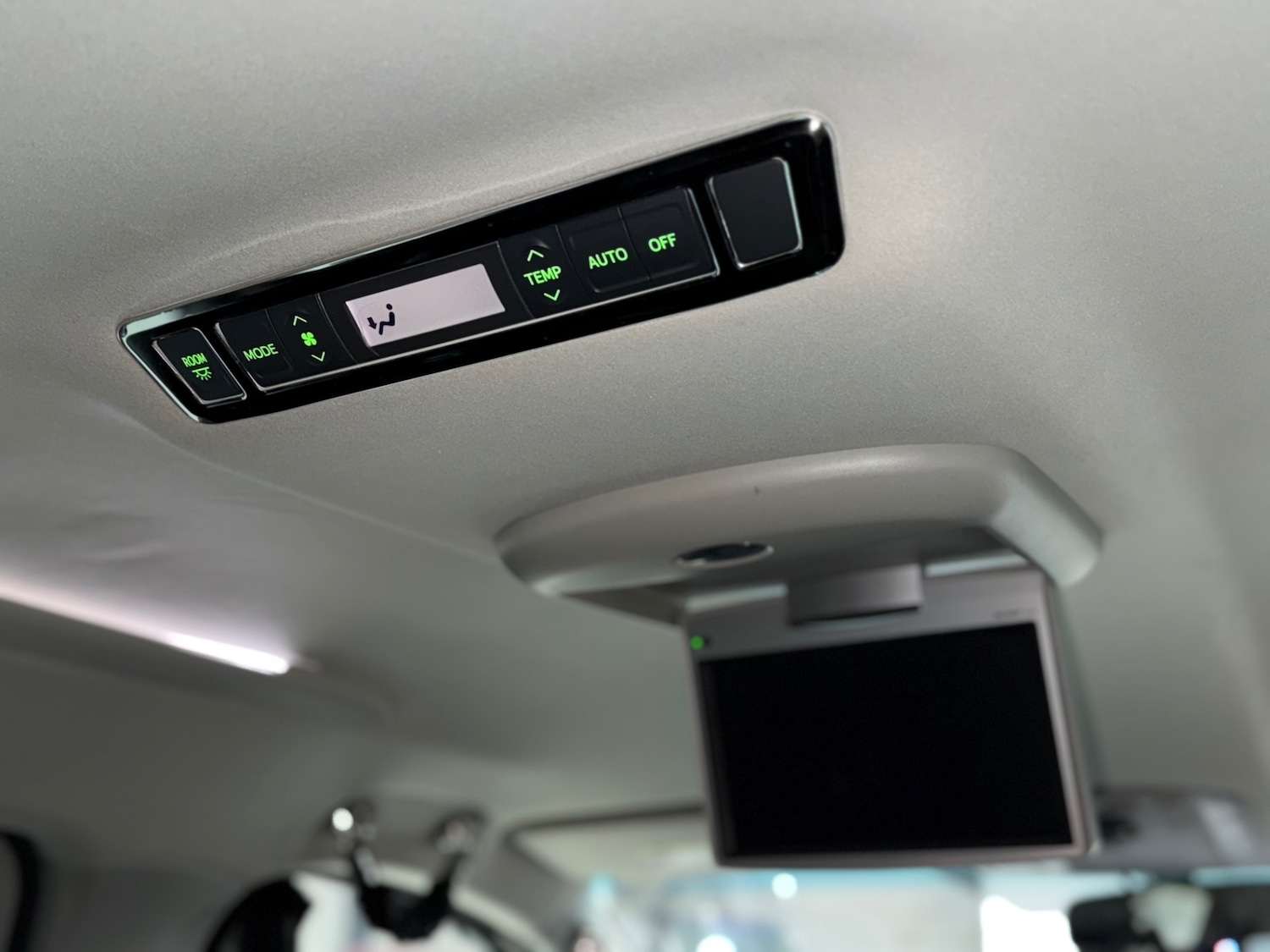 Used Toyota Vellfire 2008 for sale - 77277457: Photo 58