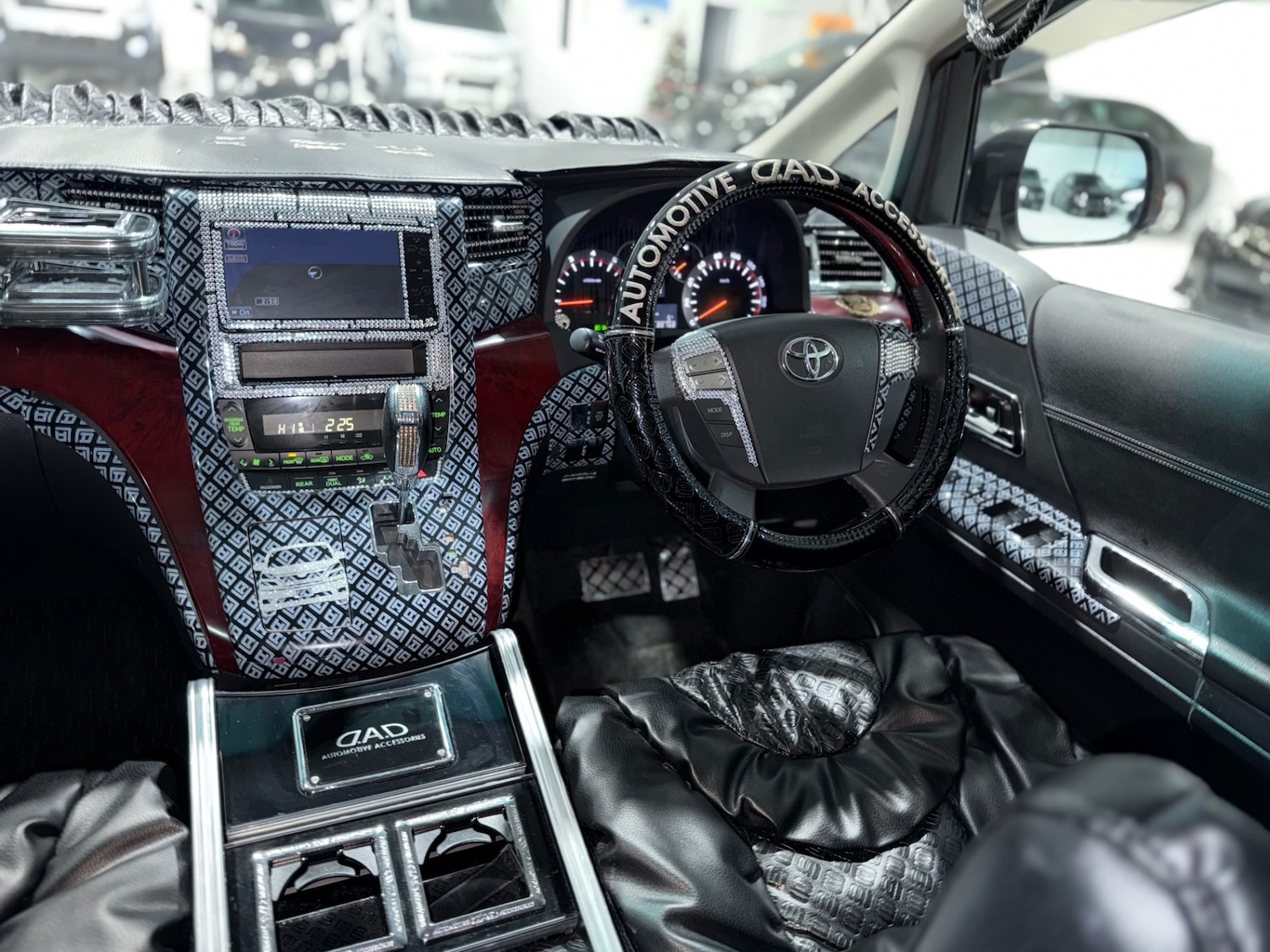 Used Toyota Vellfire 2008 for sale - 77277457: Photo 60