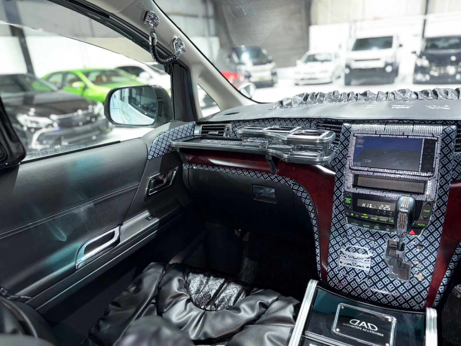 Used Toyota Vellfire 2008 for sale - 77277457: Photo 61