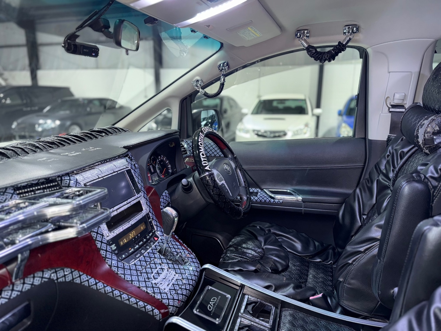 Used Toyota Vellfire 2008 for sale - 77277457: Photo 67