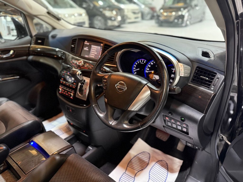 Used Nissan Elgrand 2010 for sale - 77583652: Photo 15