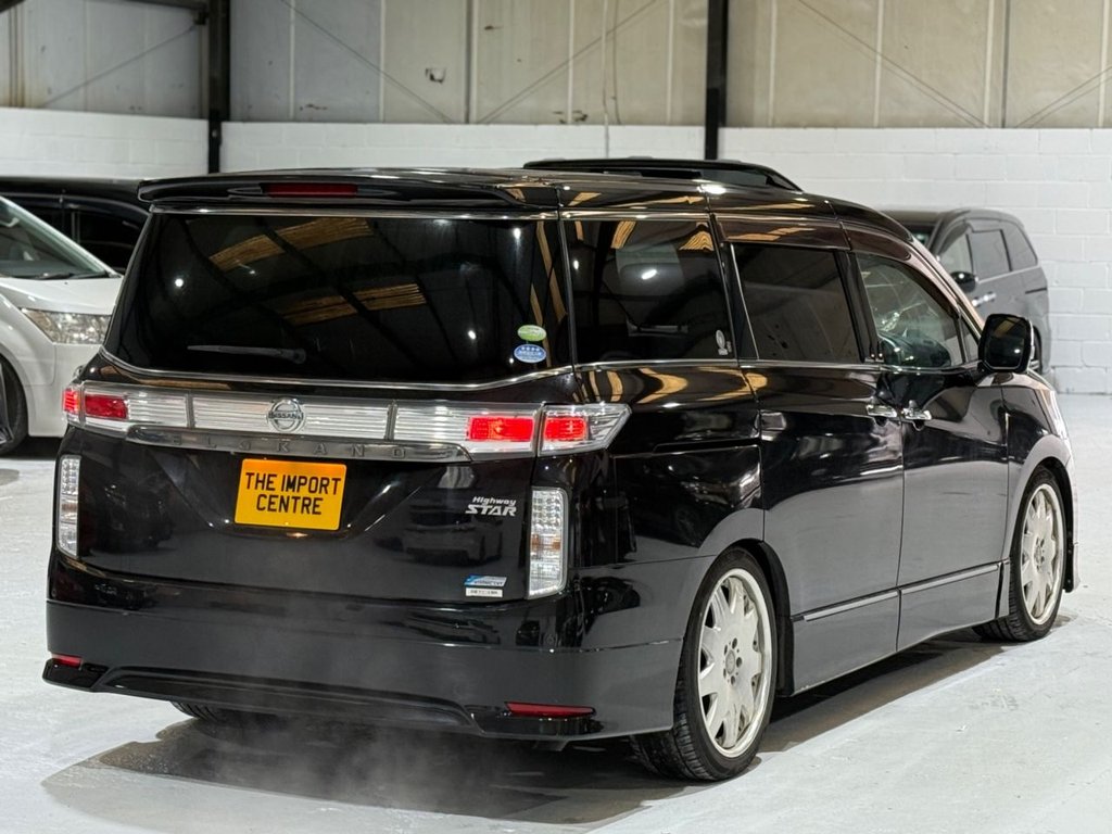 Used Nissan Elgrand 2010 for sale - 77583652: Photo 8