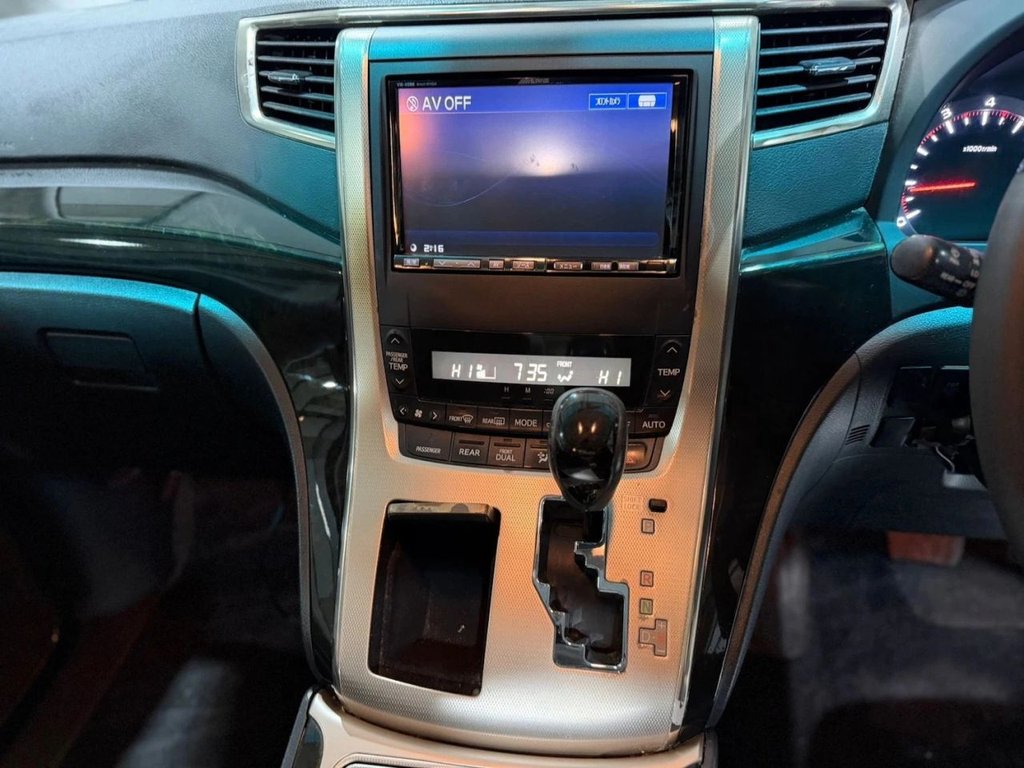 Used Toyota Vellfire 2011 for sale - 77582206: Photo 10