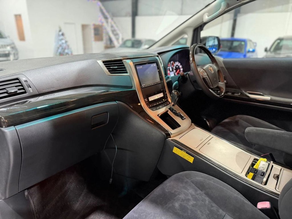 Used Toyota Vellfire 2011 for sale - 77582206: Photo 9