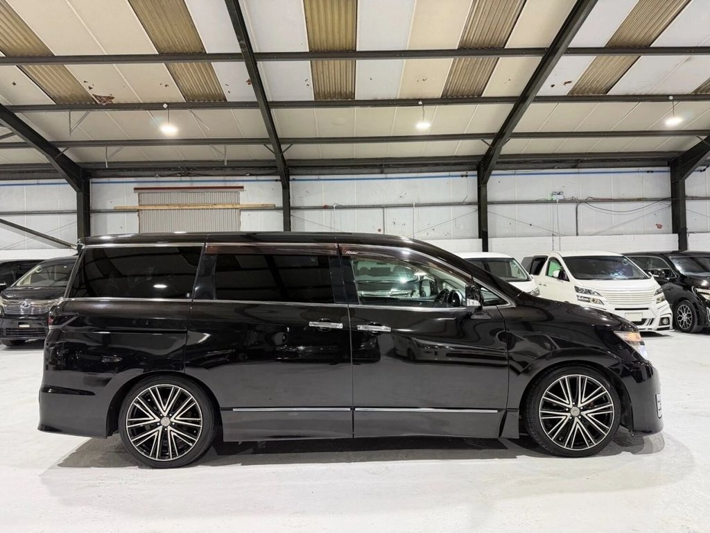 Used Nissan Elgrand 2010 for sale - 77582202: Photo 16