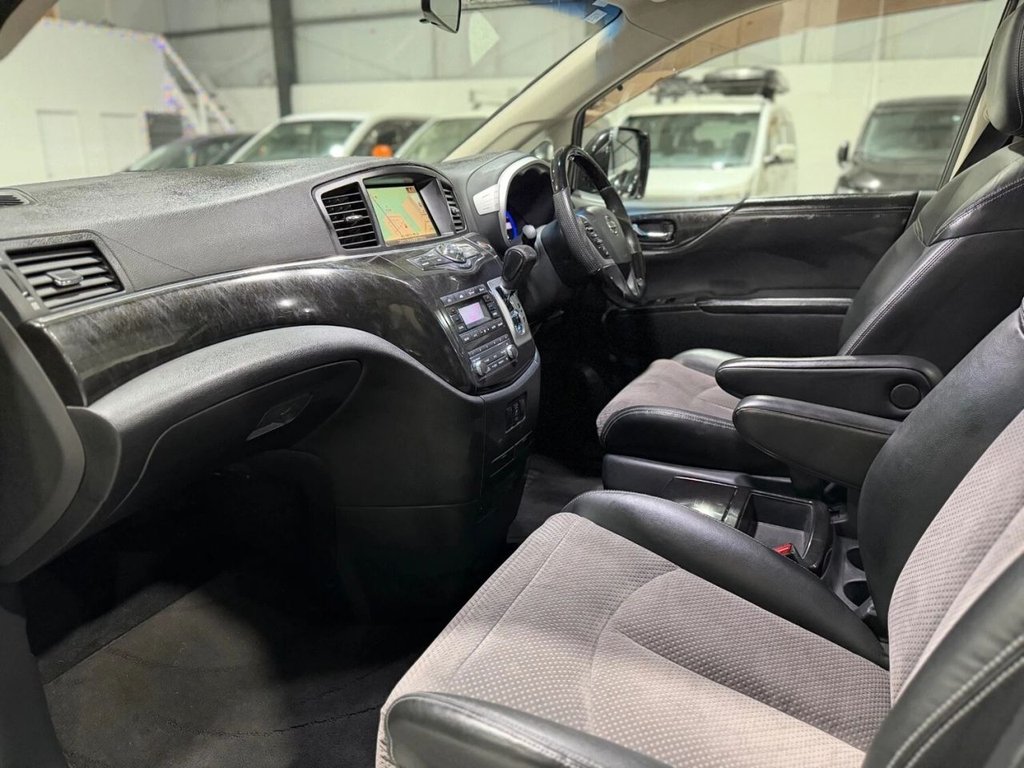 Used Nissan Elgrand 2010 for sale - 77582202: Photo 3