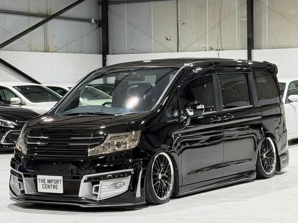 Used Honda Stepwagon 2012 for sale - 77582220: Photo 2