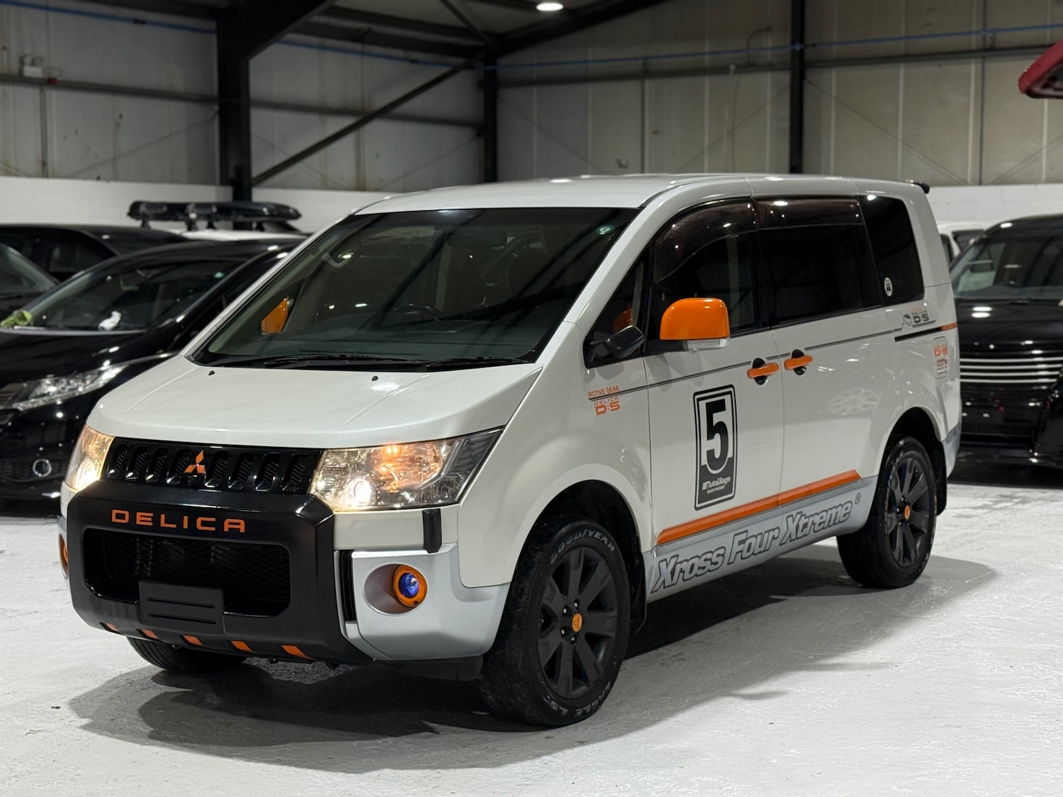 Used Mitsubishi Delica 2007 for sale - 76974760: Photo 10