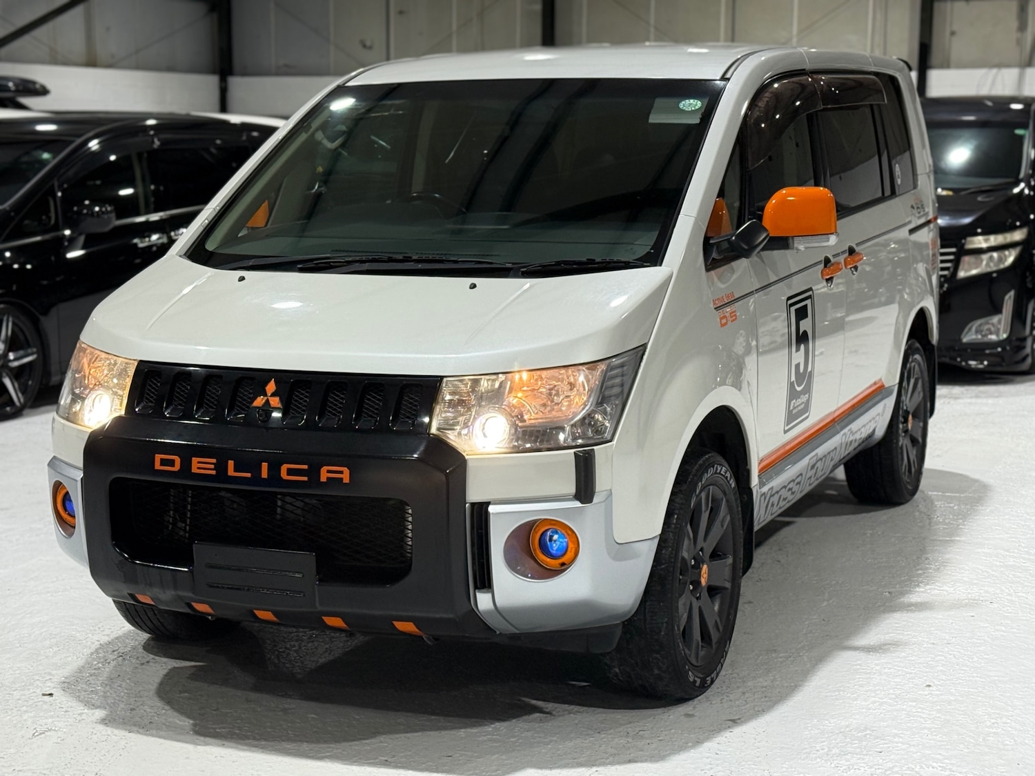 Used Mitsubishi Delica 2007 for sale - 76974760: Photo 11