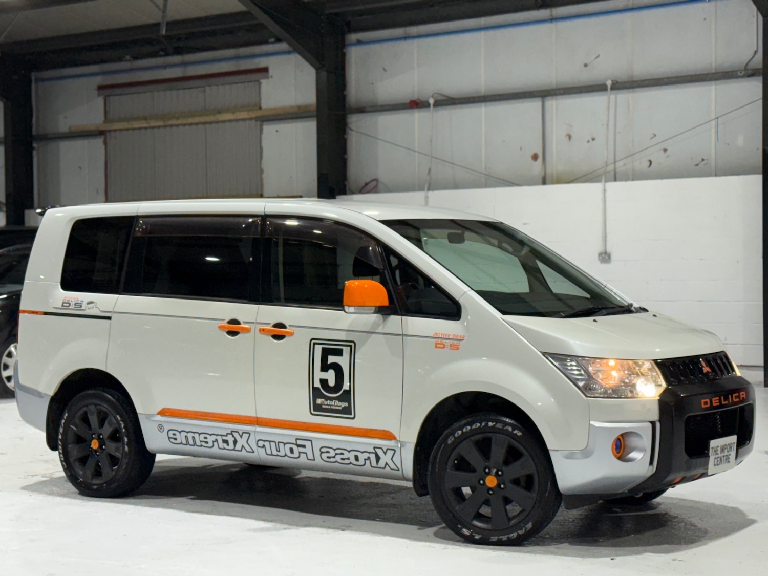 Used Mitsubishi Delica 2007 for sale - 76974760: Photo 2